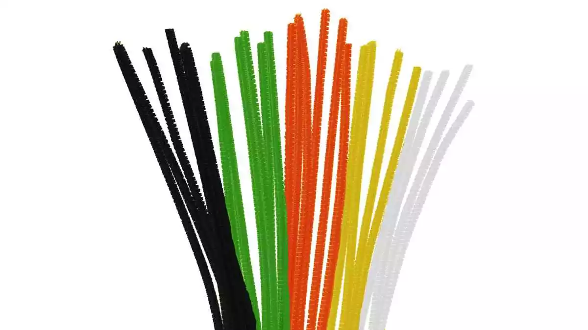 25 Limpiapipas de chenilla 6mm Colores surtidos Crea sin límites con nuestro hilo de alambre recubierto de chenilla. Colores surtidos y fácil de cortar, ideal para dar forma a tus ideas más creativas
