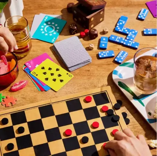 Fomenta la creatividad de tus hijos con juegos educativos y manualidades emocionantes. ¡Una forma divertida de aprender y crear juntos!